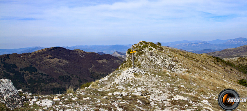 Les crêtes vues du col de Geruen.