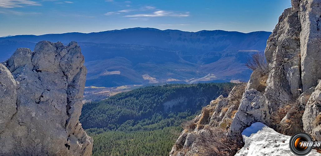 Vue sur la montagne de Lure.