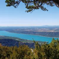 Magnifique vue sur le lac de Sainte-Croix.