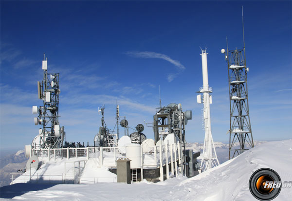 La station météo du sommet.