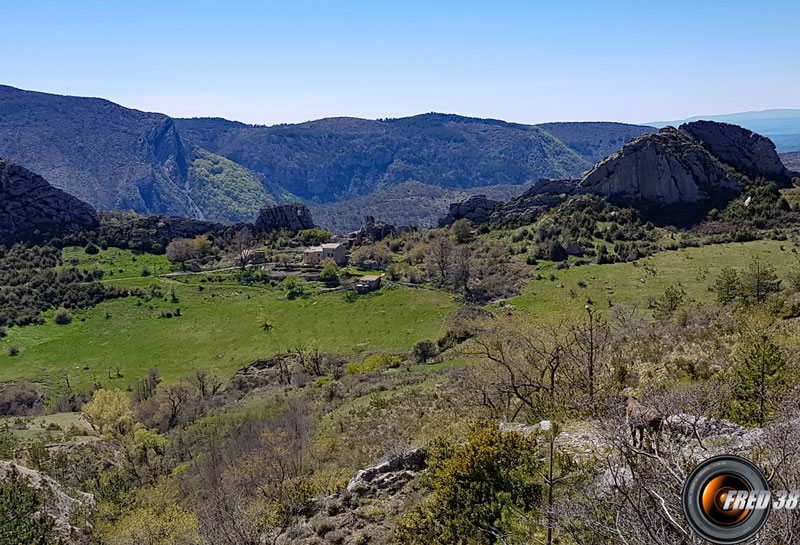 Le hameau du Poil.