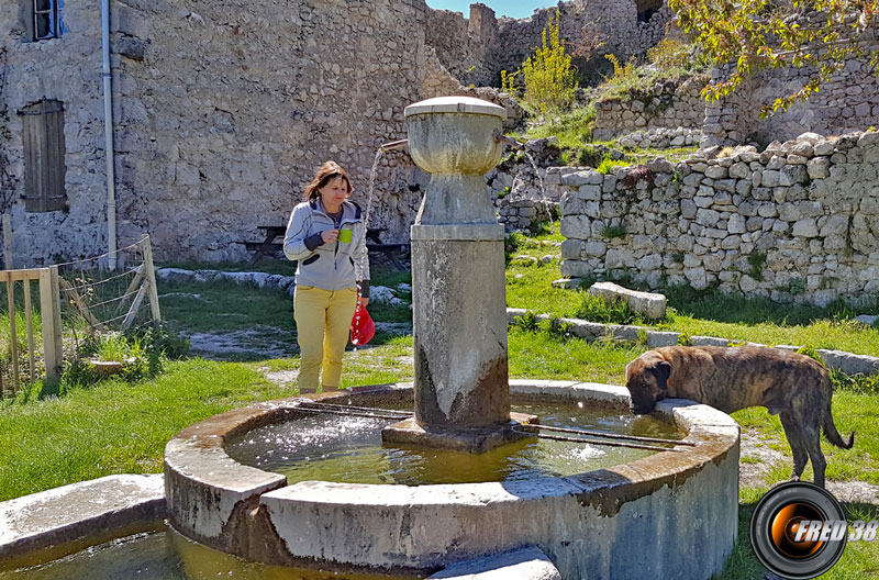 Le fontaine du Poil.