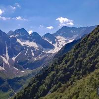 La montagne de l'Oulle au pied de laquelle se trouve le refuge du même nom.