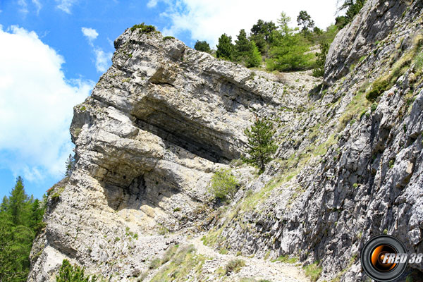 La traversée de la zone rocheuse.