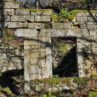 ancien habitat à la tufière.