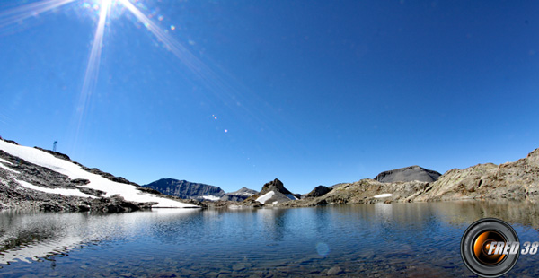 Le lac Vert près du col de la Terrasse.