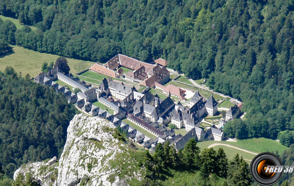 Vue sur le monastère.