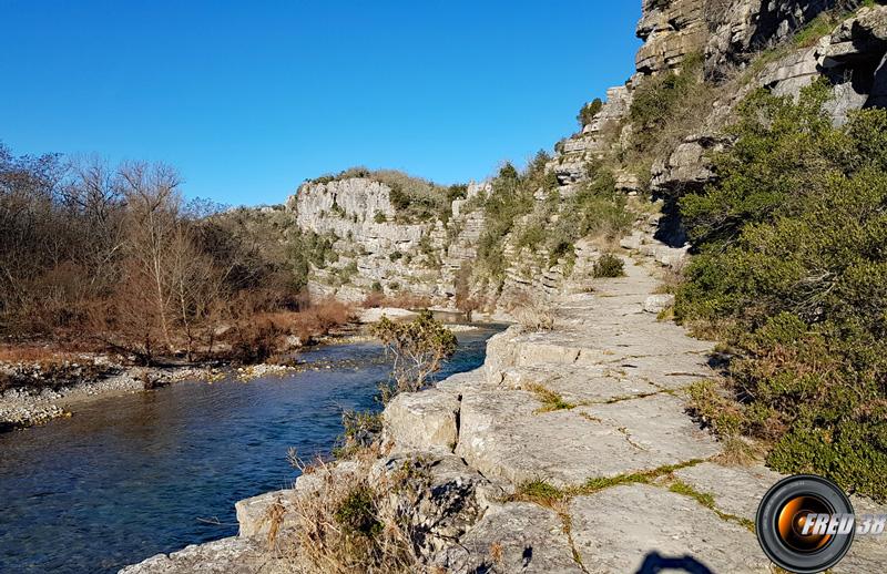 Au bord de la Beaume.