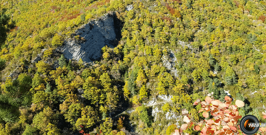 Le sentier dans les gorges