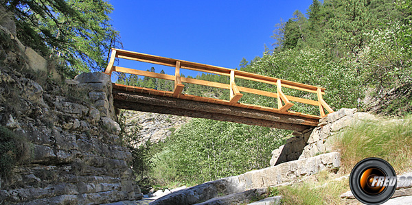 La passerelle à l'extrémité des gorges.