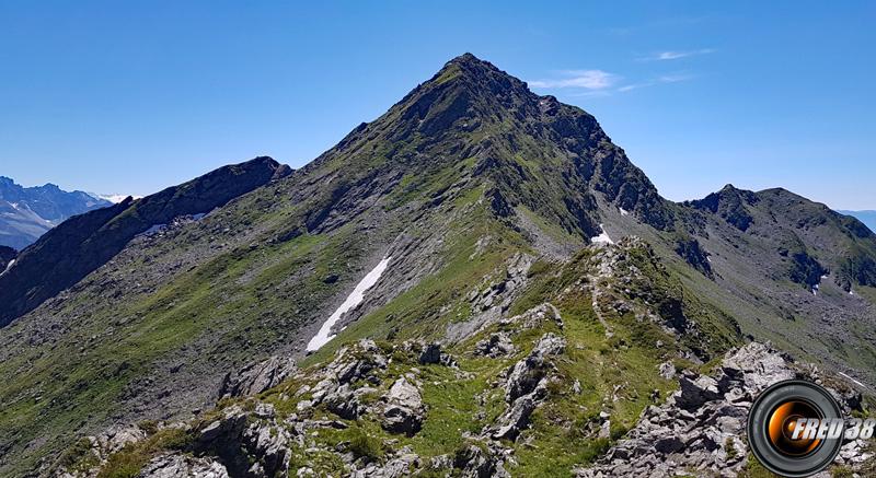 La crête vers le sommet.