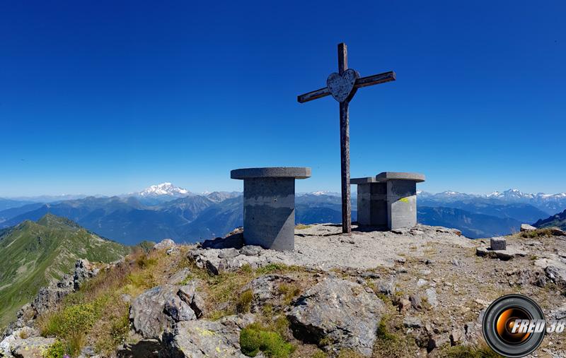 La croix du sommet.