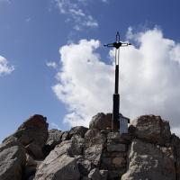 La croix du sommet.