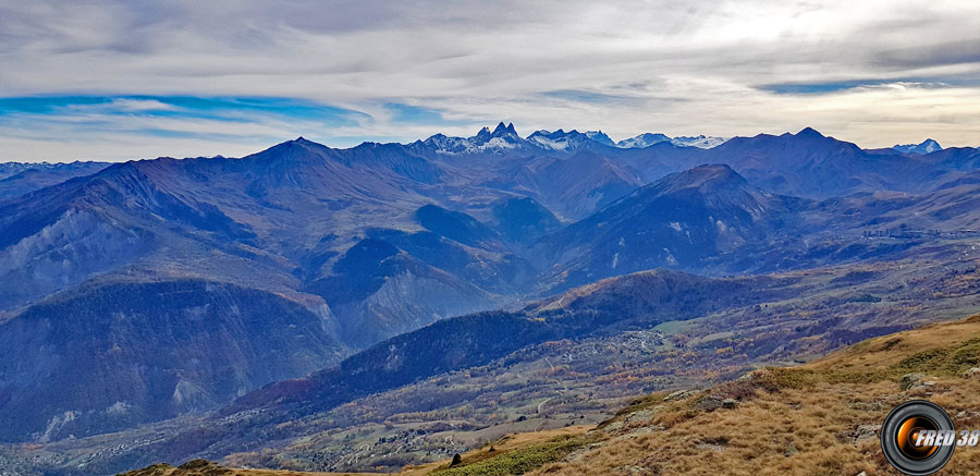 En fond les Aiguilles d'Arve.