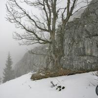 La falaise à longer sous le sommet