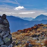 Le  sommet du Petit Van et à droite la Pyramide et le Taillefer.