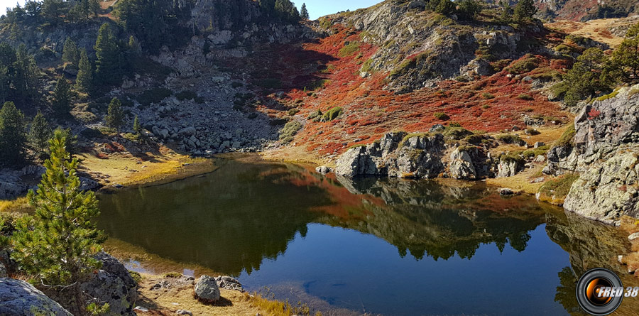 Lac sans nom au dessus du lac Achard.