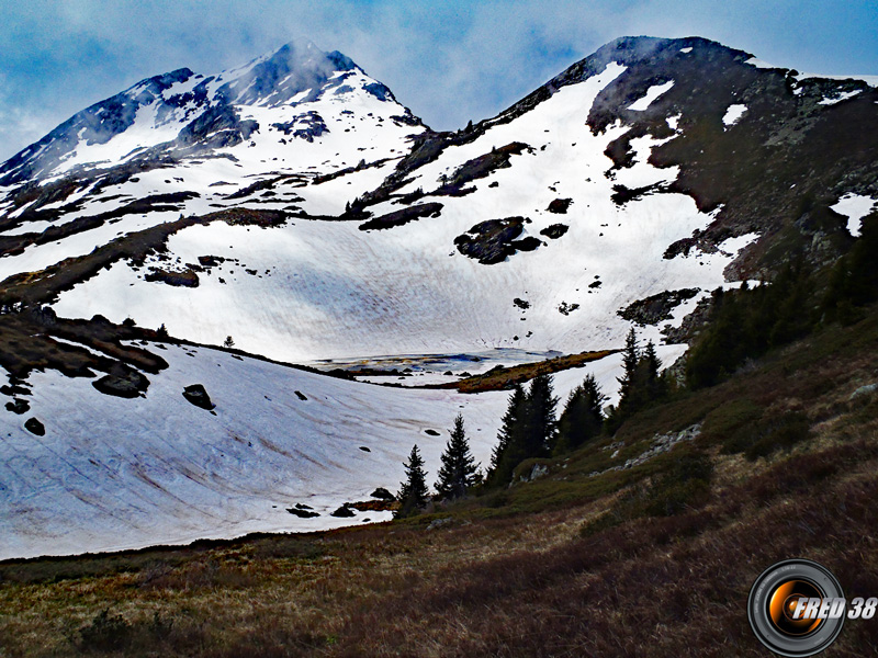 Le lac de Queige.