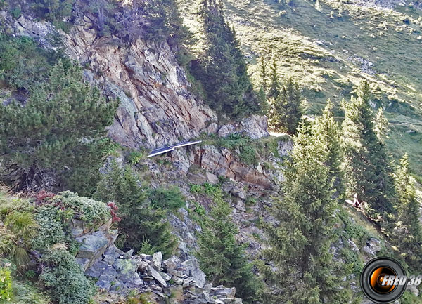 Sentier balcon et passerelle.