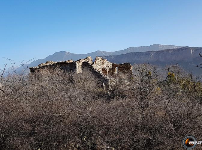 La première ruine, inaccessible.