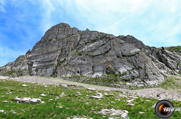 Falaise sous le col de la Seysse.