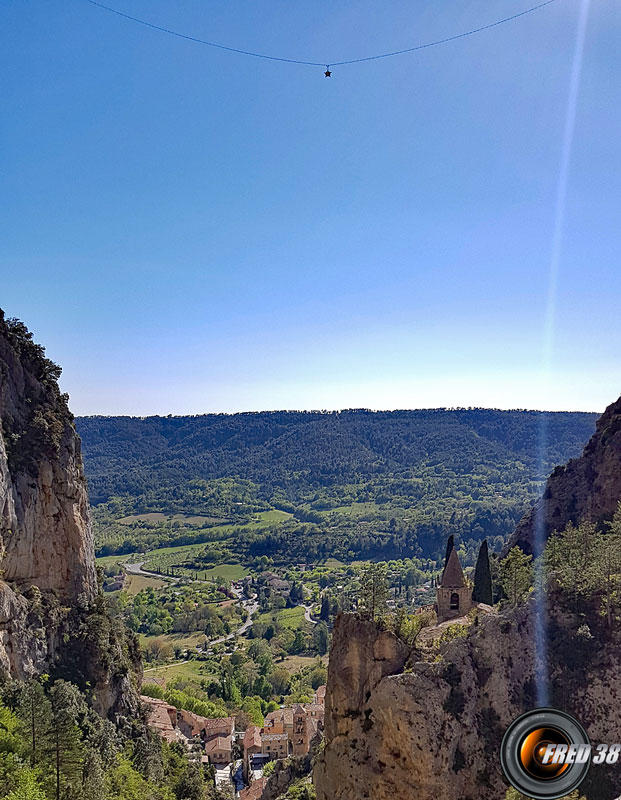 Moustiers et l'étoile