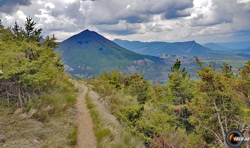 Le GR dans la descente.