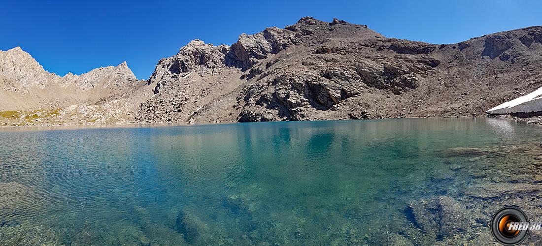 Lac des Neuf Couleurs.