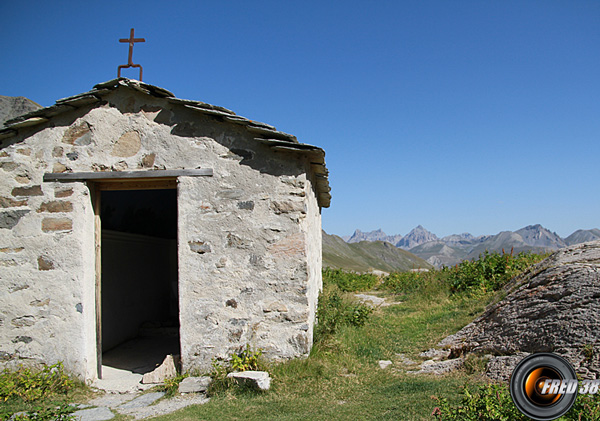 La petire chapelle du Lauzanier.