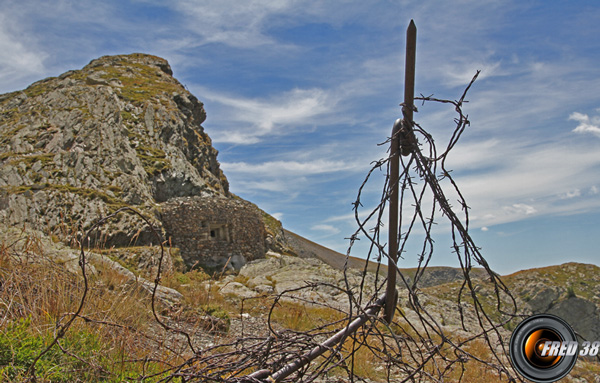 Blockhaus au dessus des lacs inférieurs.