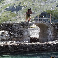 Le petit pont sur le lac de Cottepens.