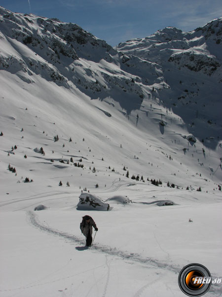 En fond le Pas de la Coche.