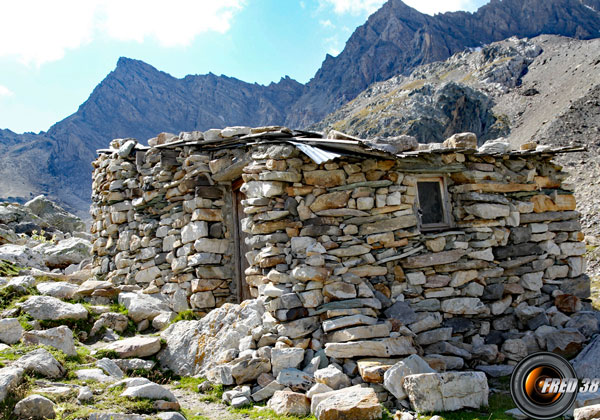 Refuge/bivouac de Marinet.