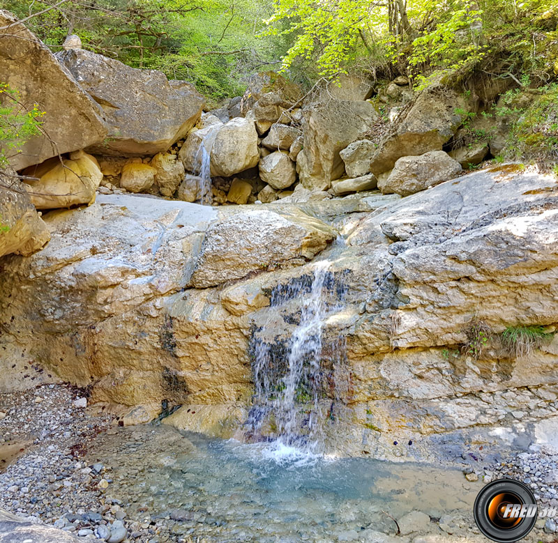 Le ruisseau sous Facibelle.