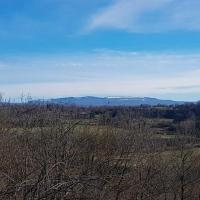 Vue sur le mont Pela.