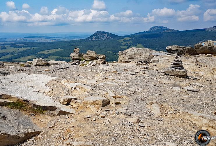 Au sommet, vue sur le Mézenc