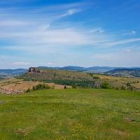 Vue sur la roche de Vergisson.