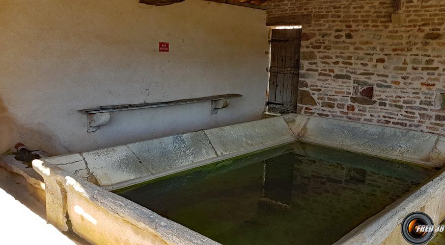 Le lavoir de Vergisson.