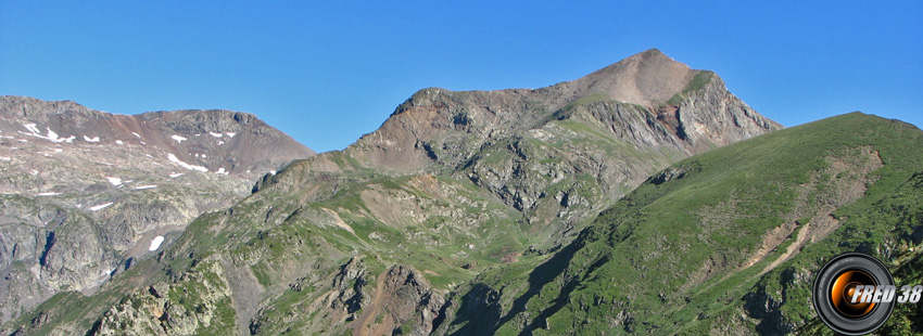 Le Taillefer, la Pyramide, et les Mayes.