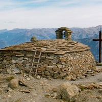 La chapelle près du sommet.