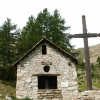 La chapelle près de la source des Séyères.