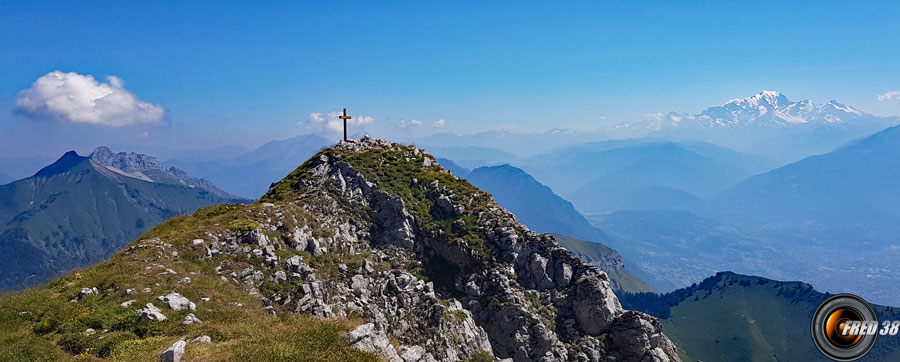 Le sommet entre la Pointe de la Sambuy et le Mont-Blanc.