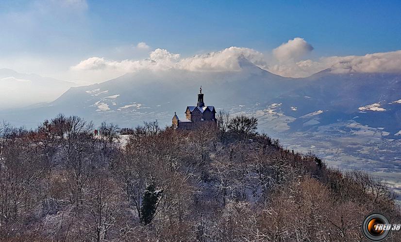 La chapelle vue du sommet.