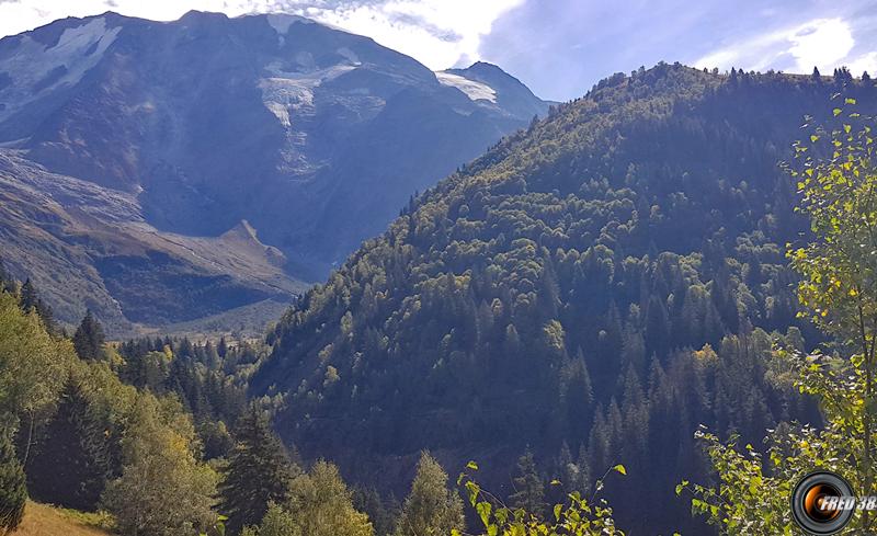 Vue sur l'objectif après être sortit de la fiorêt.