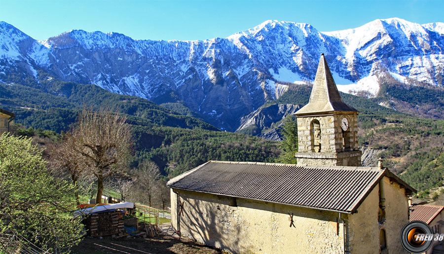 L'église de Chavailles.