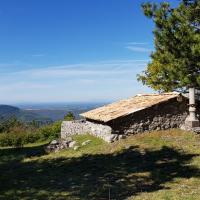 Abri des Combes.