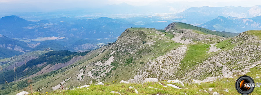 Les crêtes conduisant au sommet,