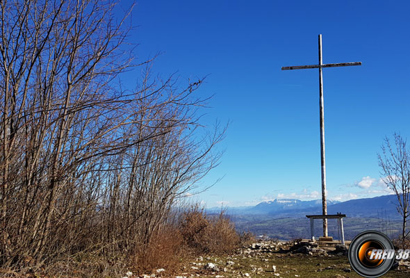La nouvelle croix de Meyrieux.