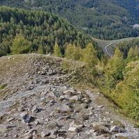 La crête montant au dessus de la cabane.