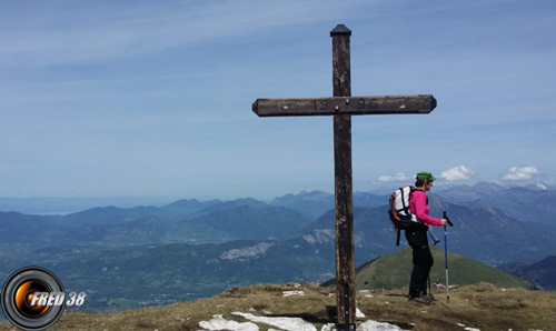 La croix du sommet.